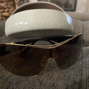 Coach wraparound sunglasses 😎